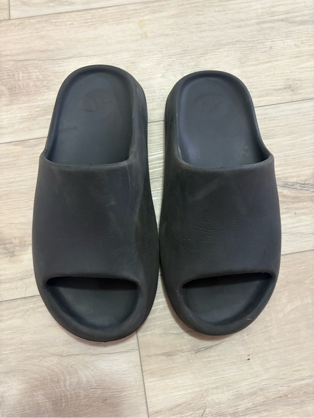 Yeezy Men's Black Slide Sandals - Minimal Slip-On Comfort Sz 11